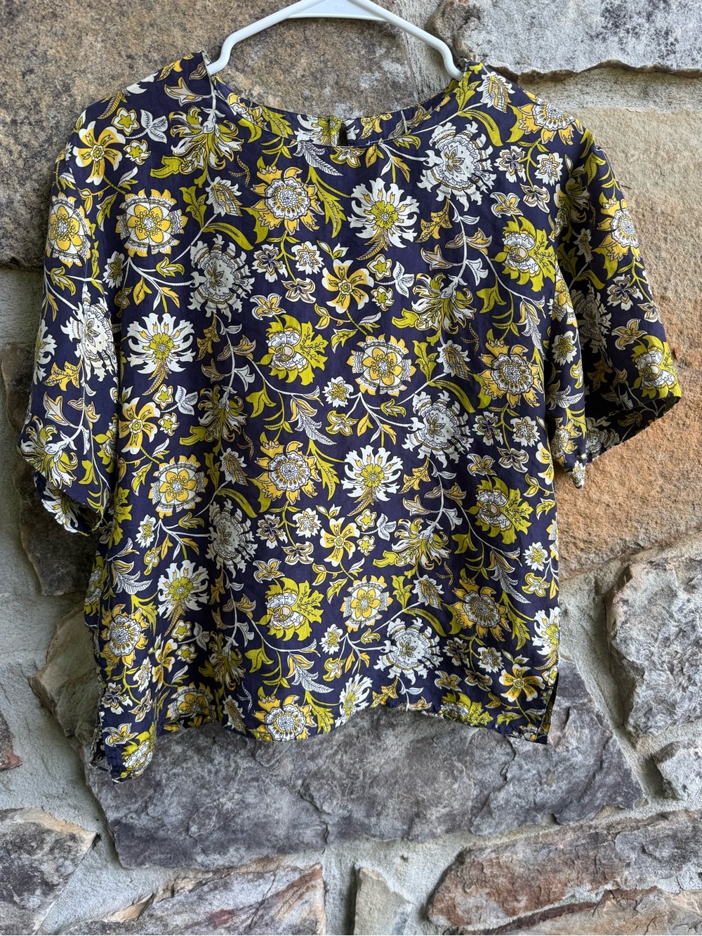 Vintage Y2K 100% Silk Floral Paisley Short-Sleeve Boho Blouse in Navy and Yellow